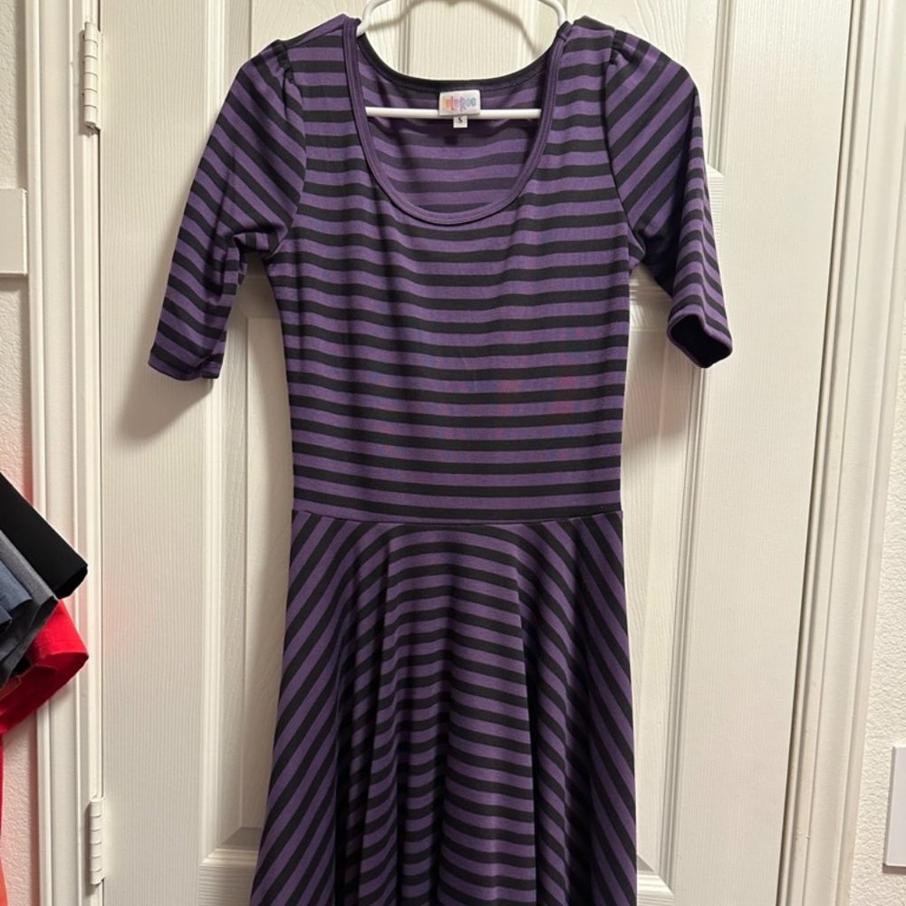 EUC LuLaRoe Nicole dress